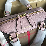 Burberry Original Classic Check bag in Pink - 5