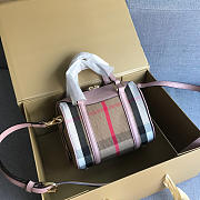 Burberry Original Classic Check bag in Pink - 2