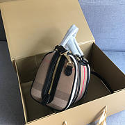 Burberry Original Classic Check bag in Black - 2