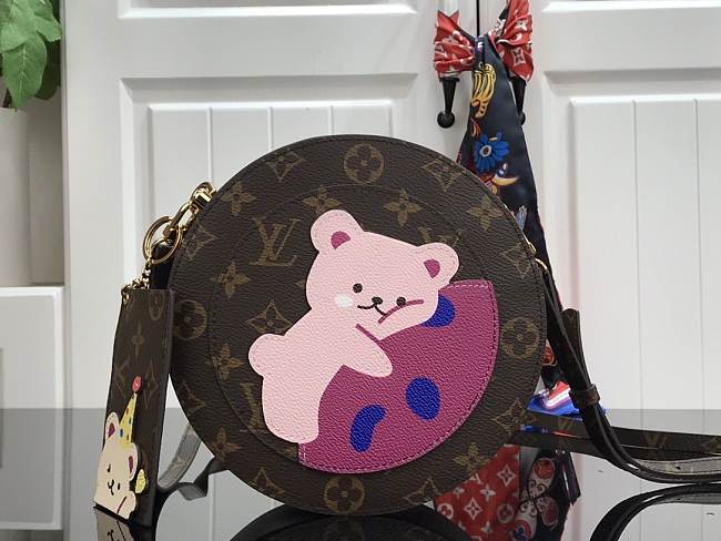 Louis Vuitton Monogram Round Corssbody Bag - 1