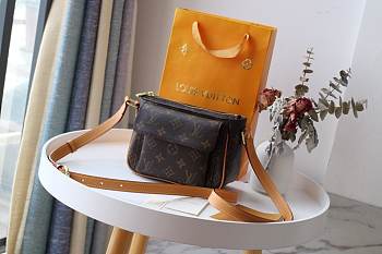 Louis Vuitton Handbag M51165