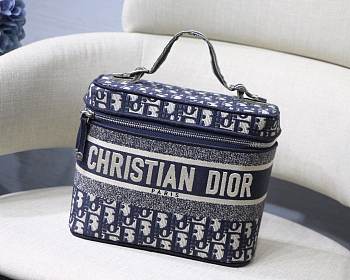 Dior Oblique Cosmetic Bag 001