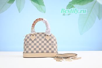 Shop Louis Vuitton Alma bb (SAC ALMA BB, M59822) by Mikrie