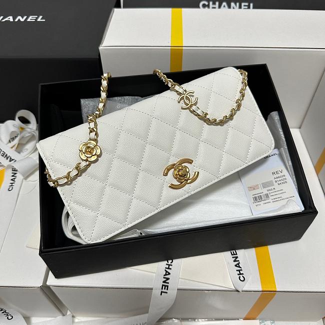 Chanel 23K Shoulder Bag White 18CM - 1