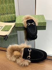 Gucci Princetown Slipper in Black suede - 4