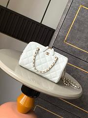 Chanel Clutch With Chain White Caviar 18.5cm - 1