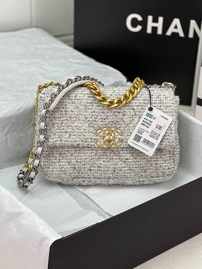 Chanel 19 Bag Tweed Quilted White 26cm - 1