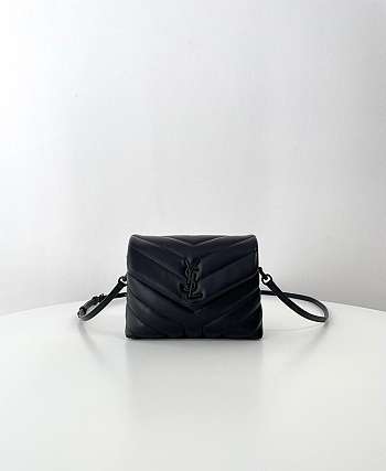 YSL Toy Loulou In Quilted Leather Black - 20 x 14 x 7.5 cm