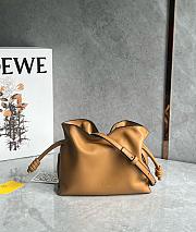 Loewe Mini Flamenco clutch in nappa calfskin Warm Desert - 23.9x18x9cm - 6