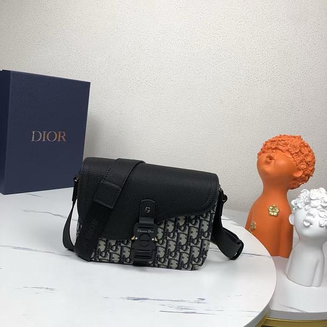 Dior Small Saddle Messenger Beige and Black Bag with Flap - 23 x 17.5 x 6 cm - 1