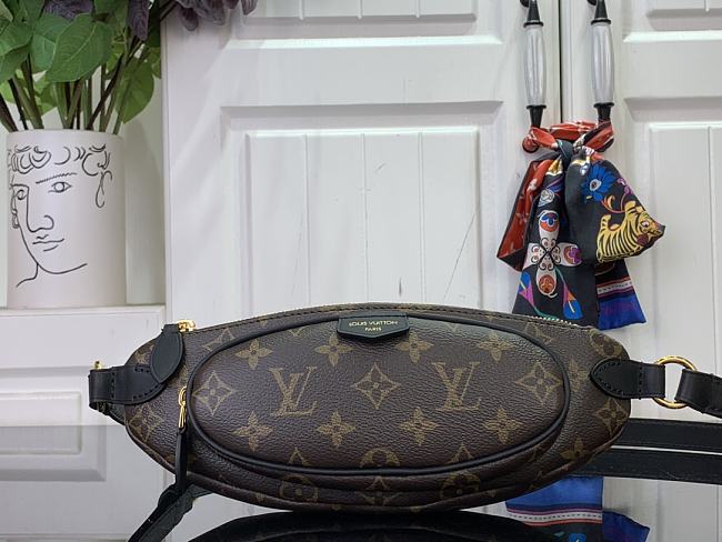 Louis Vuitton Keepit Bumbag Monogram & Black - 29 x 12 x 6 cm - 1