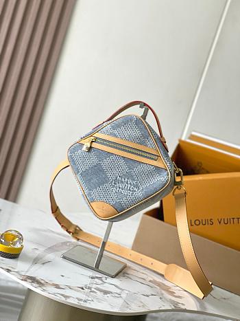 Louis Vuitton N40706 Chess Messenger Blue - 24 x 24 x 8 cm