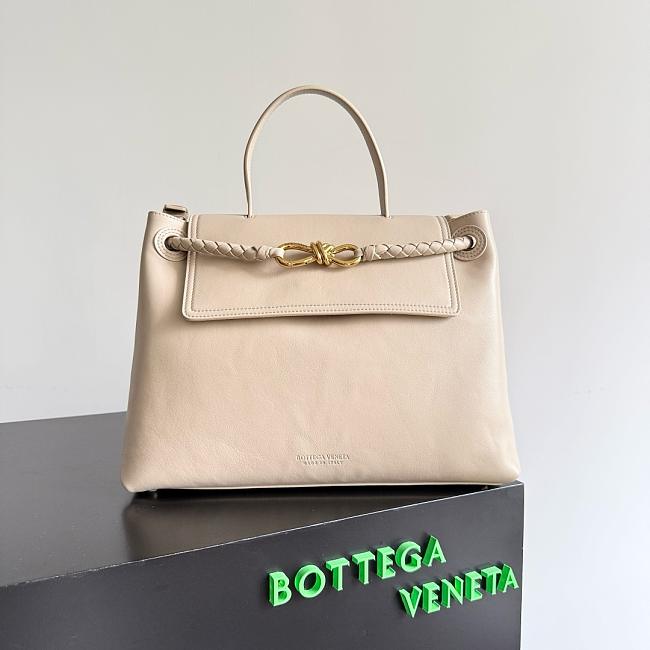 Bottega Veneta Medium Ciao Ciao Ecru Bag - 34x26x15cm - 1