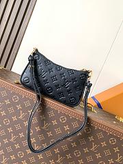 Louis Vuittion M80349 Easy Pouch On Strap in Black - 19 x 11.5 x 3 cm - 6