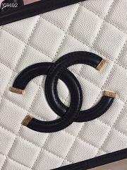 Chanel Small Cosmetic bag 18cm white - 3