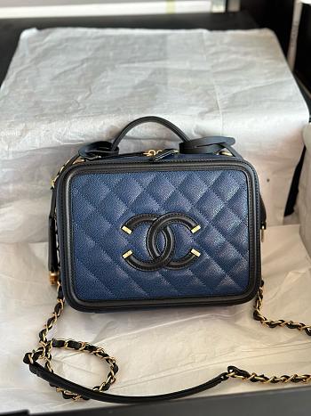 Chanel Small Cosmetic bag 18cm Blue