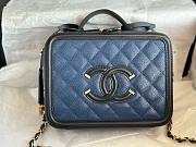 Chanel Small Cosmetic bag 18cm Blue - 4