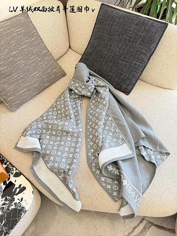 Louis Vuitton Scarf 024