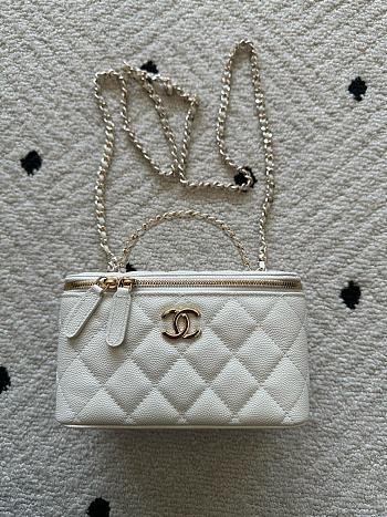 Chanel Vanity Case 17cm 05