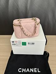 Chanel Mini Vanity Case with Chain in light pink quilted caviar leather 11cm - 6