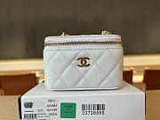 Chanel Mini Vanity Case with Chain in white quilted caviar leather 11cm - 4