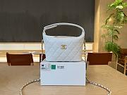 Chanel 25C hobo bag in white calfskin leather - 21.5x19x6cm - 1