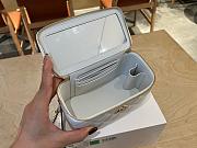 Chanel Vanity with CC Chain White Caviar - 16x8x10cm - 2