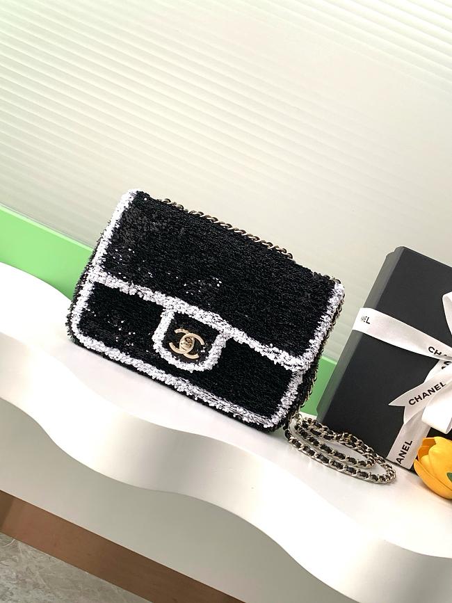 Chanel Flap with black&white sequin calfskin Bag - 21x14x8cm - 1