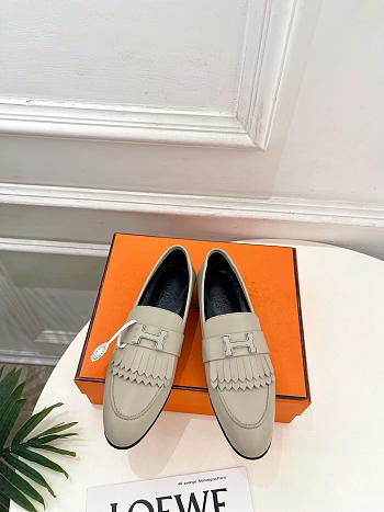 Hermès Royal loafer in beige leather