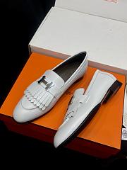 Hermès Royal loafer in white leather - 2