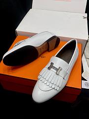 Hermès Royal loafer in white leather - 4