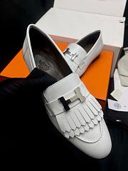 Hermès Royal loafer in white leather - 5