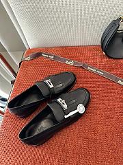 Hermès Destin loafers in black fringed calfskin with a Kelly buckle - 2