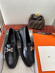 Hermès Faubourg loafer in black leather with a H buckle - 3