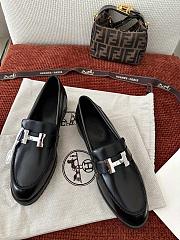 Hermès Faubourg loafer in black leather with a H buckle - 6