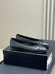 Chanel black quilted aged calfskin leather ballet flats - 2