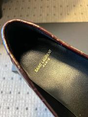 YSL Loafer loafers in black or brown eel leather with a gold-tone logo - 3
