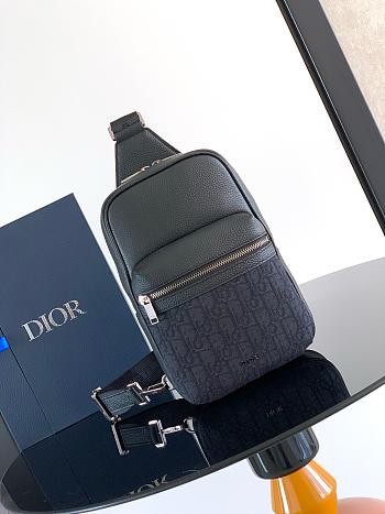 Dior Rider 2.0 Sling Bag in Black - 26x17x8cm
