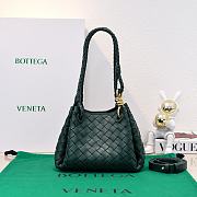 Bottega Veneta Small Parachute bag in green Intrecciato leather - 21x17x16.5cm - 1
