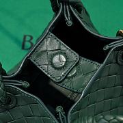 Bottega Veneta Small Parachute bag in green Intrecciato leather - 21x17x16.5cm - 6