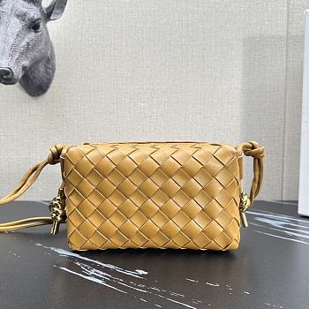 Bottega Veneta Mini Loop camera bag in camel-colored - 17x10x6cm