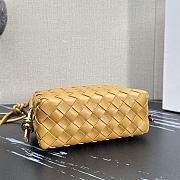 Bottega Veneta Mini Loop camera bag in camel-colored - 17x10x6cm - 5
