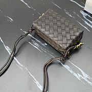 Bottega Veneta Mini Loop camera bag in Fondant - 17x10x6cm - 2