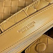 BOTTEGA VENETA  Andiamo Small Intrecciato leather tote bag 25x22x10.5cm - 2
