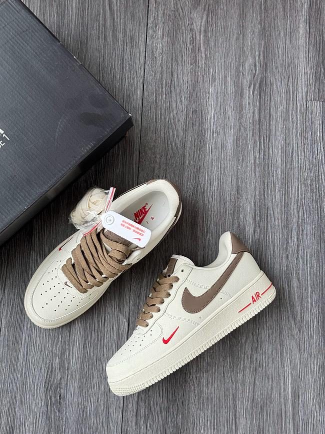 Nike Jordan Air Force 1 Low Premium White Brown - 1