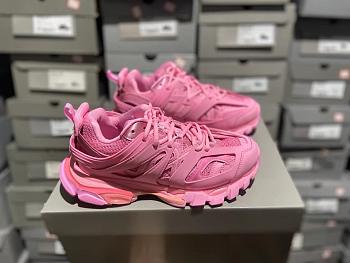 Balenciaga track trainer pink 001