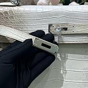 Hermès White Matte Niloticus Crocodile Himalaya Kelly  Retourne 18K White Gold and Diamond Hardware 32cm - 6