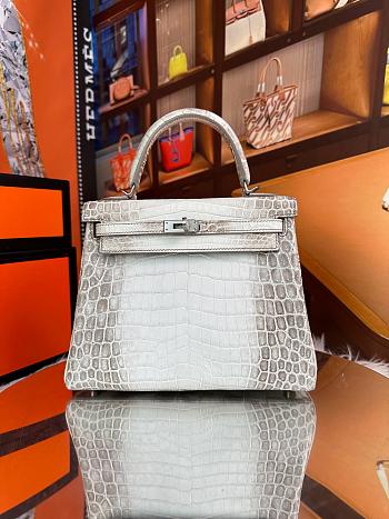 Hermès White Matte Niloticus Crocodile Himalaya Kelly25 Retourne 18K White Gold and Diamond Hardware 28cm