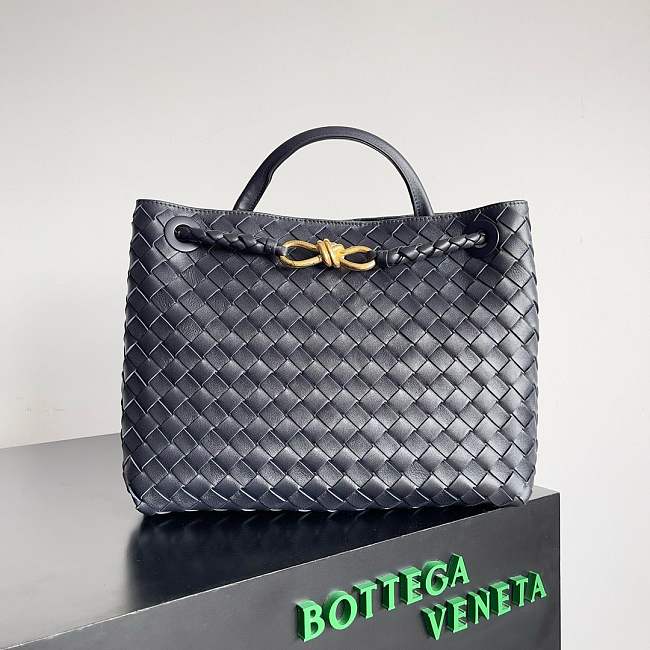 Bottega Veneta Medium Andiamo Fondant Handbag, Black, 32cm - 1