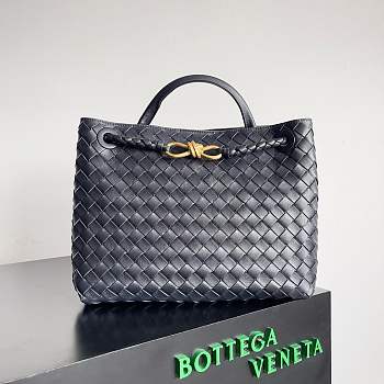 Bottega Veneta Medium Andiamo Fondant Handbag, Black, 32cm